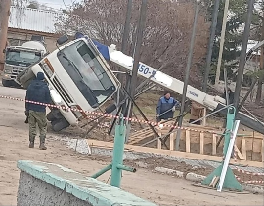 На Левобережной во время стройки сорвался автокран и травмировал рабочего

28-летний мужчина доставлен в..