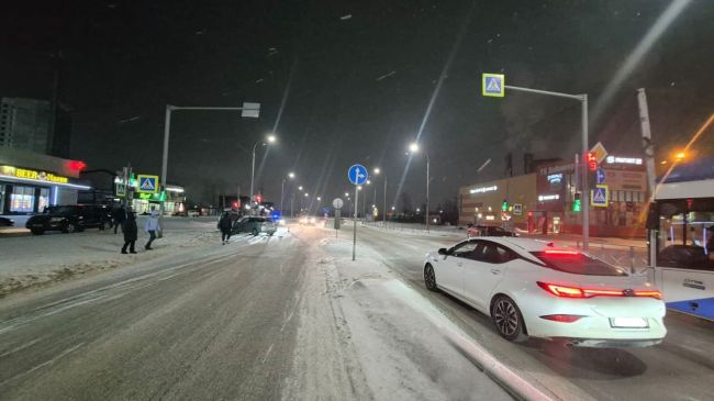 1 января в Ленинском районе произошло ДТП, в котором пострадали мужчина и женщина. 

Вечером 19-летний водитель..