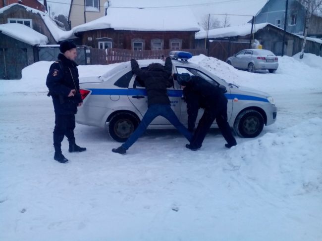 Отдыхающие на турбазе в Ленобласти спасли девушку от домашнего тирана 

Мужчина на Новый год жестоко избил..