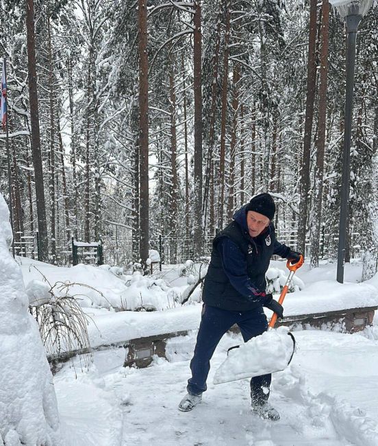 Так выглядит российский чиновник, у которого скоро перевыборы на очередной срок. Областной губернатор..