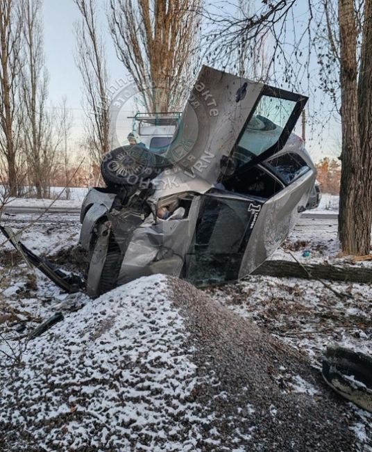 Вчера пьяный в Масловке шел на обгон и, увидев встречное авто, задел красную машину — они улетели в..