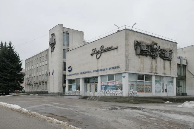 Атмосфера на новогодних праздниках в Курской и Белгородской областях. Тысячи россиян из приграничных..