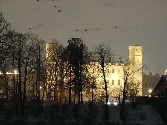 🎄Уникальная новогодняя панорама Санкт-Петербурга 

Необычный вид городу придали праздничные иллюминации..