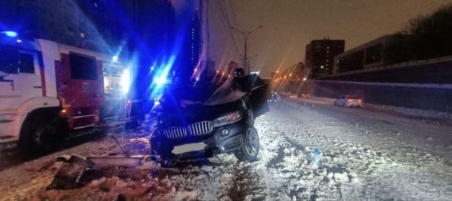 В Новосибирске водитель BMW-X5 протаранил столб и погубил пассажира

В Новосибирске внедорожник BMW-X5 ..