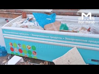 Ростовчанин украл у своей бывшей девушки 12 банок чёрной икры. Стоимость похищенного триста тысяч рублей. 
..