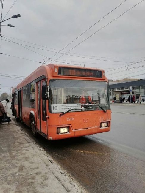 ❗️ Жители Нижнего Новгорода выражают недовольство работой общественного транспорта в период новогодних..