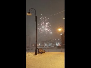 🎆 Челябинцы зажгли небо! Делитесь своими видео салютов в..