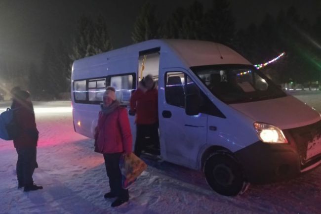 Автобус с новосибирскими туристами сломался на трассе в Алтайском крае

В Алтайском крае сломался автобус с..