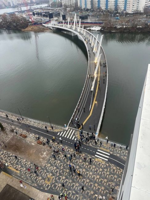 Велошеходный мост через Нагатинский затон открыт.

Он находится рядом с одноименной станцией..