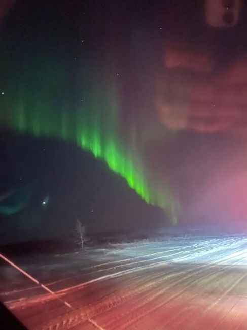 Северное сияние Манский район, д. Верхняя-Есауловка.

📷Юлия..